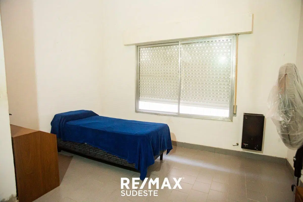 VENTA-CASA DE 3 DORMITORIOS MAS LOCAL 5