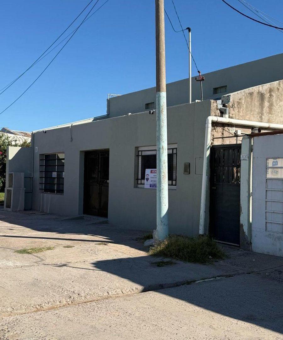 VENTA-CASA DE 3 DORMITORIOS MAS LOCAL