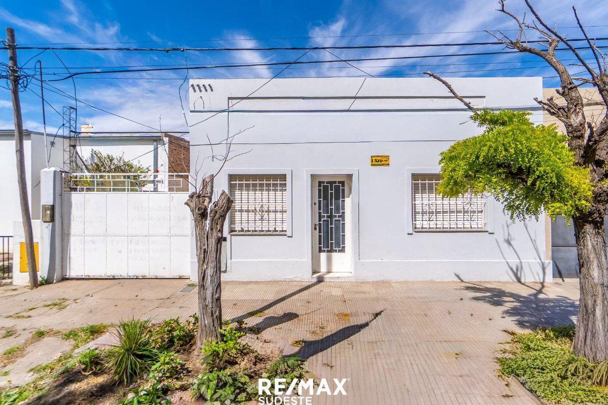 Amplia Propiedad en Venta con Galpón