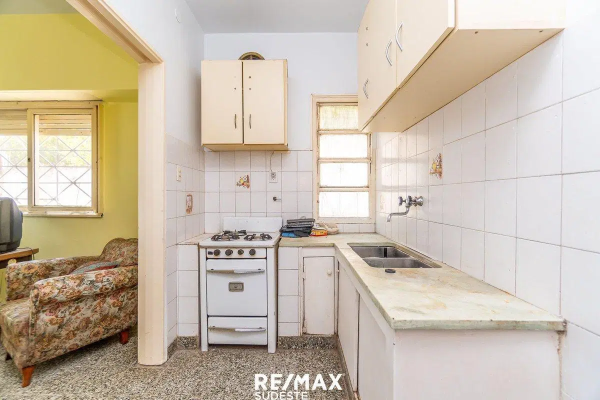Amplia Propiedad en Venta con Galpón 5