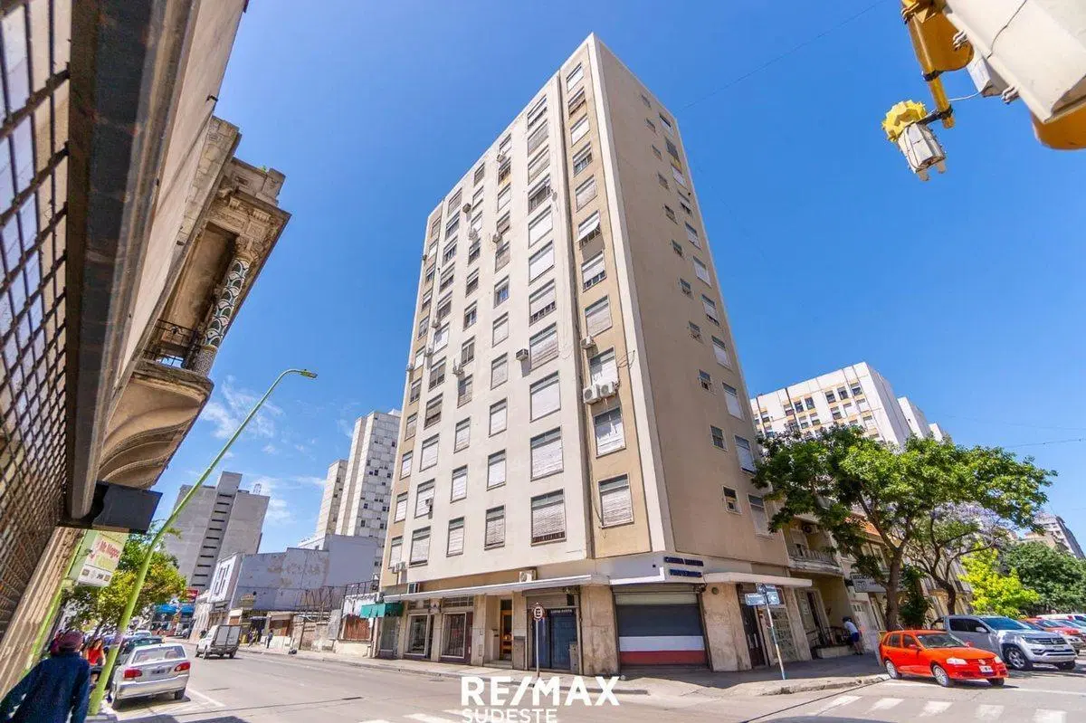 VENTA SEMIPISO EN EL CENTRO DE LA CIUDAD 2