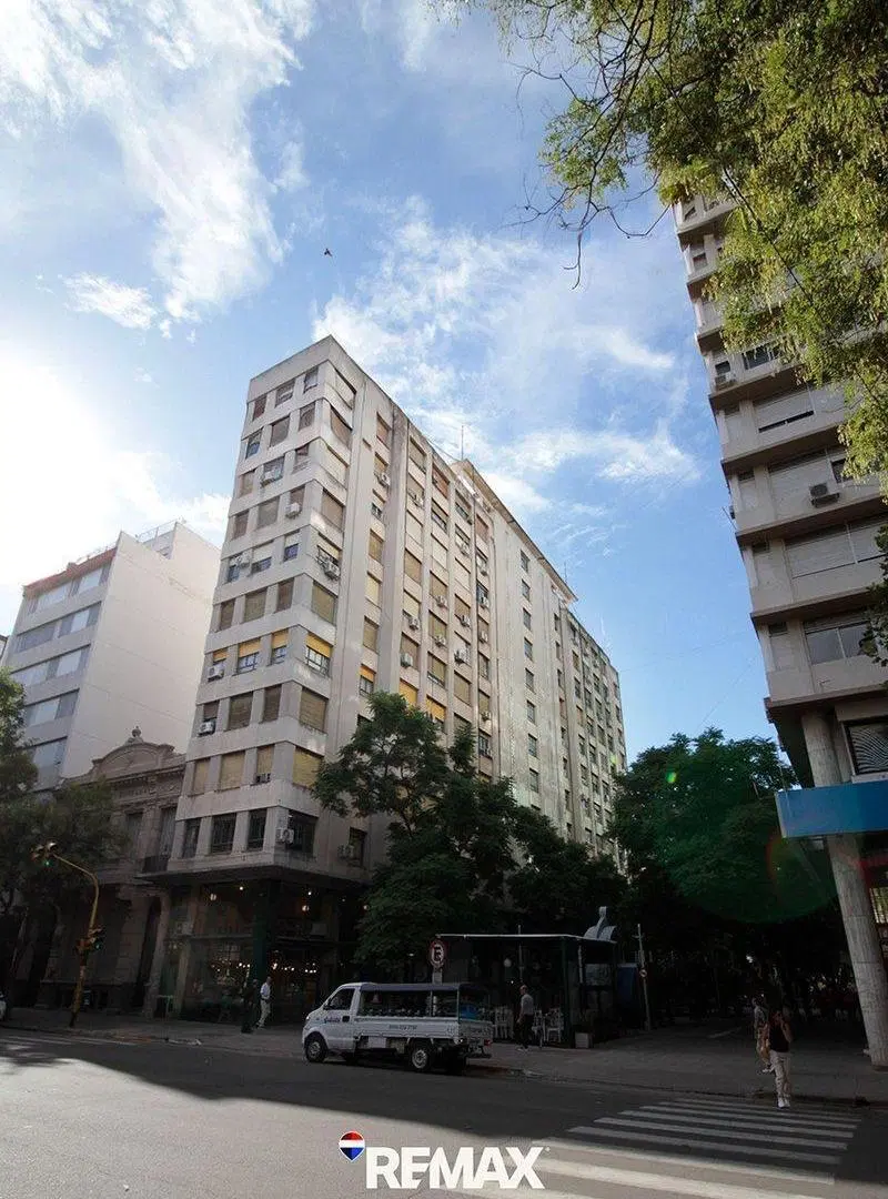ALQUILER  OFICINAS EN BLOQUE 130 M2  COLON Y DRAGO 3