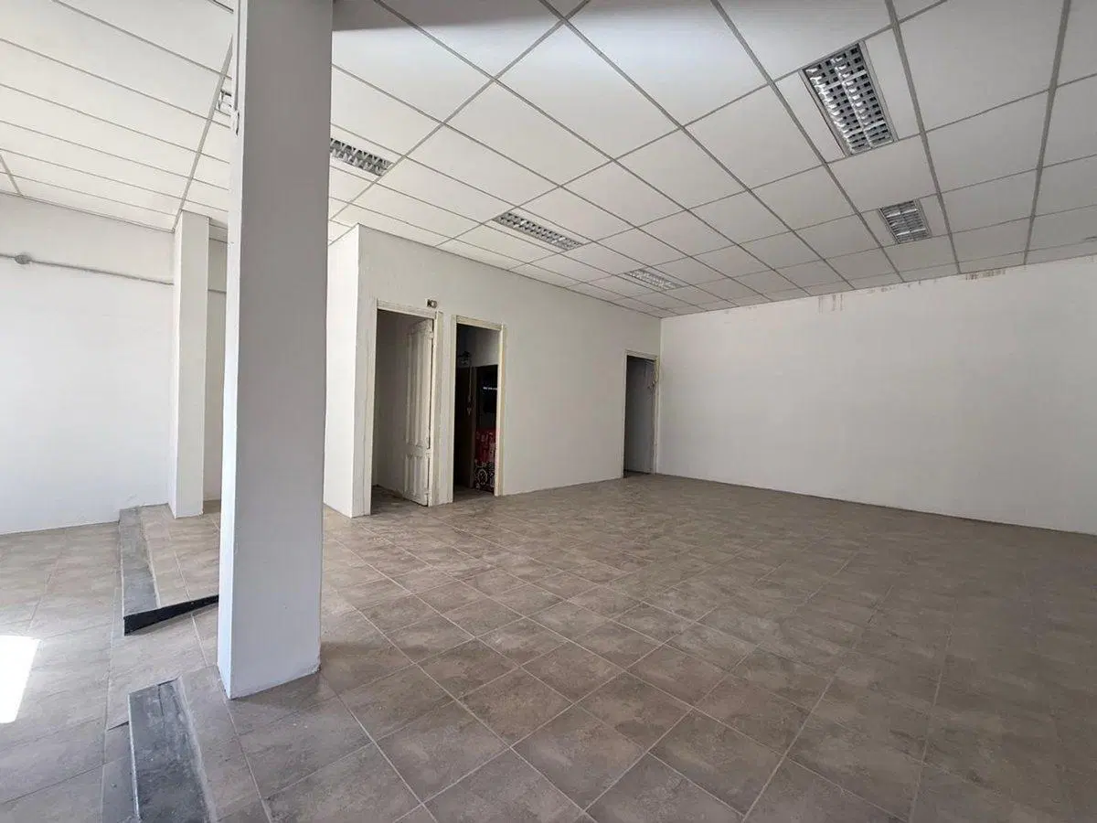 Local en pleno centro con amplio lote + proyecto 2