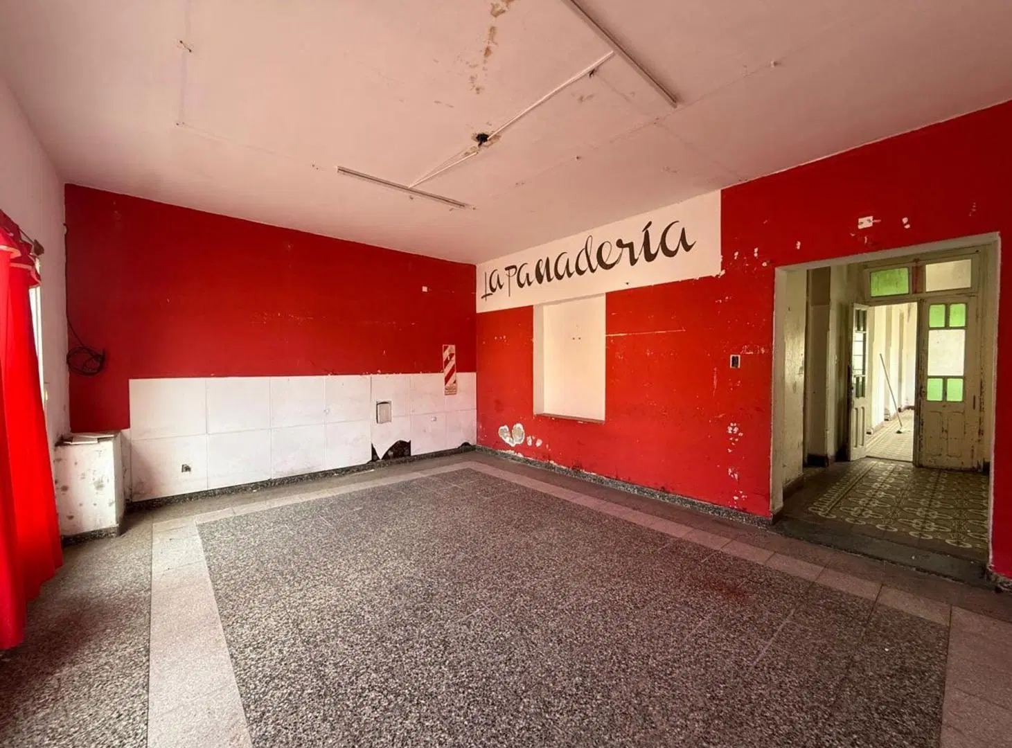 GRAN LOTE CÉNTRICO CON LOCAL, CASA Y SALÓN 2