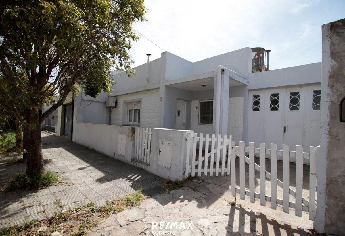 VENTA DOS CASAS EN BLOQUE EN BARRIO PACIFICO 2