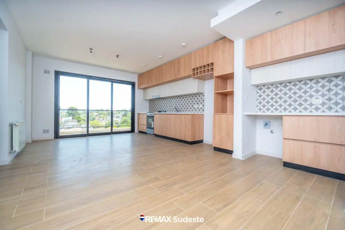 VENTA DEPTO 3 AMB COCHERA CENTRO MONTE HERMOSO 2