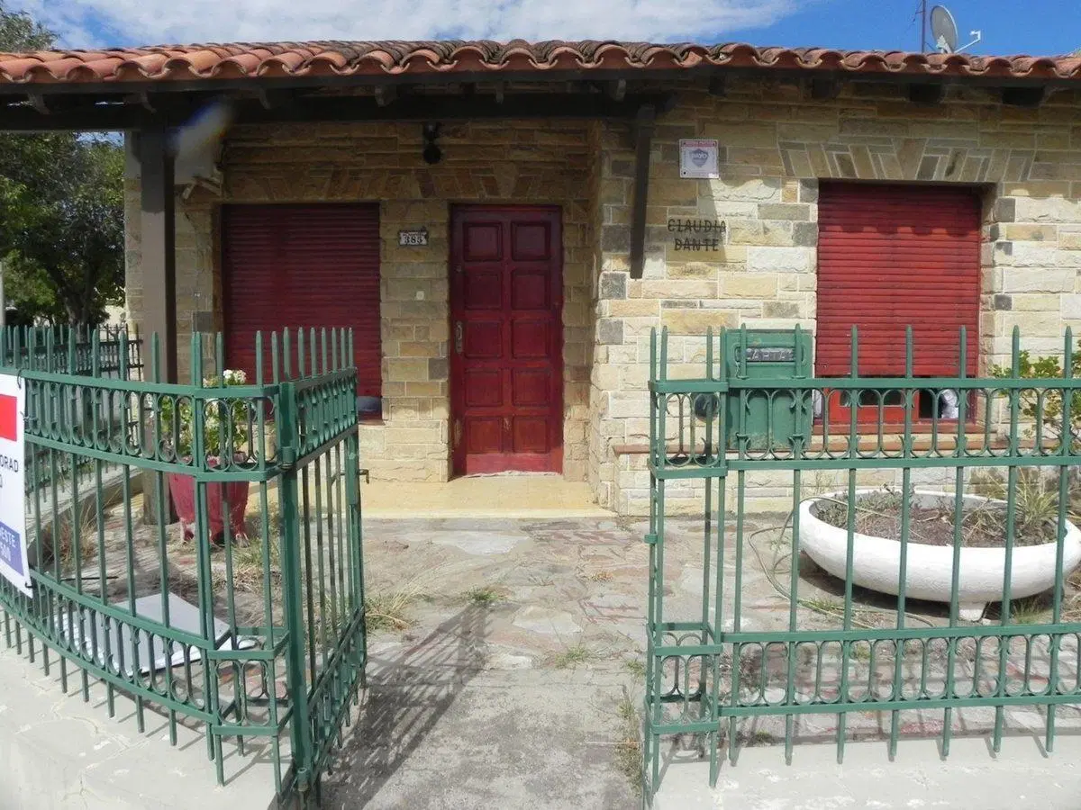 Amplia Propiedad en Venta con Local 2