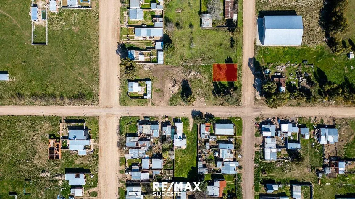 Terreno de 300 m2 ideal Galpon o casa 4