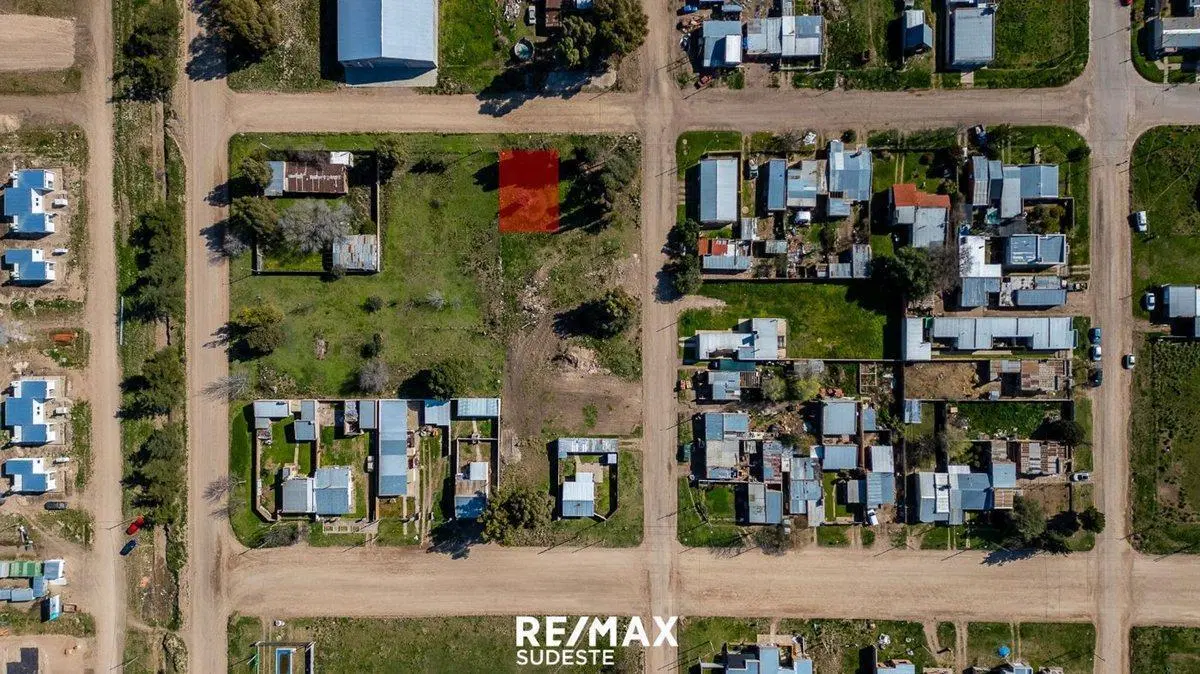 Terreno de 300 m2 ideal Galpon o casa 2