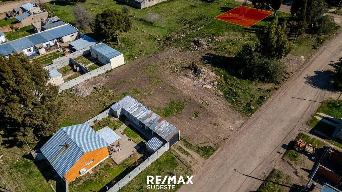Terreno de 300 m2 ideal Galpon o casa 5