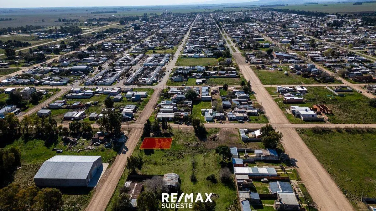 Terreno de 300 m2 ideal Galpon o casa 3