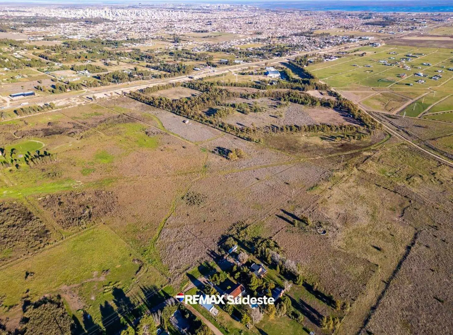 LOTE EN VENTA SOBR CAMINO PARQUE SESQUICENTENARIO 5
