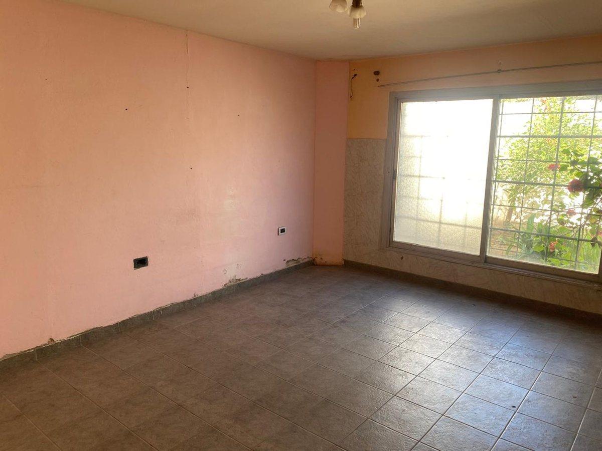 Foto de Vendo Casa ideal salón o deposito., imagen 5