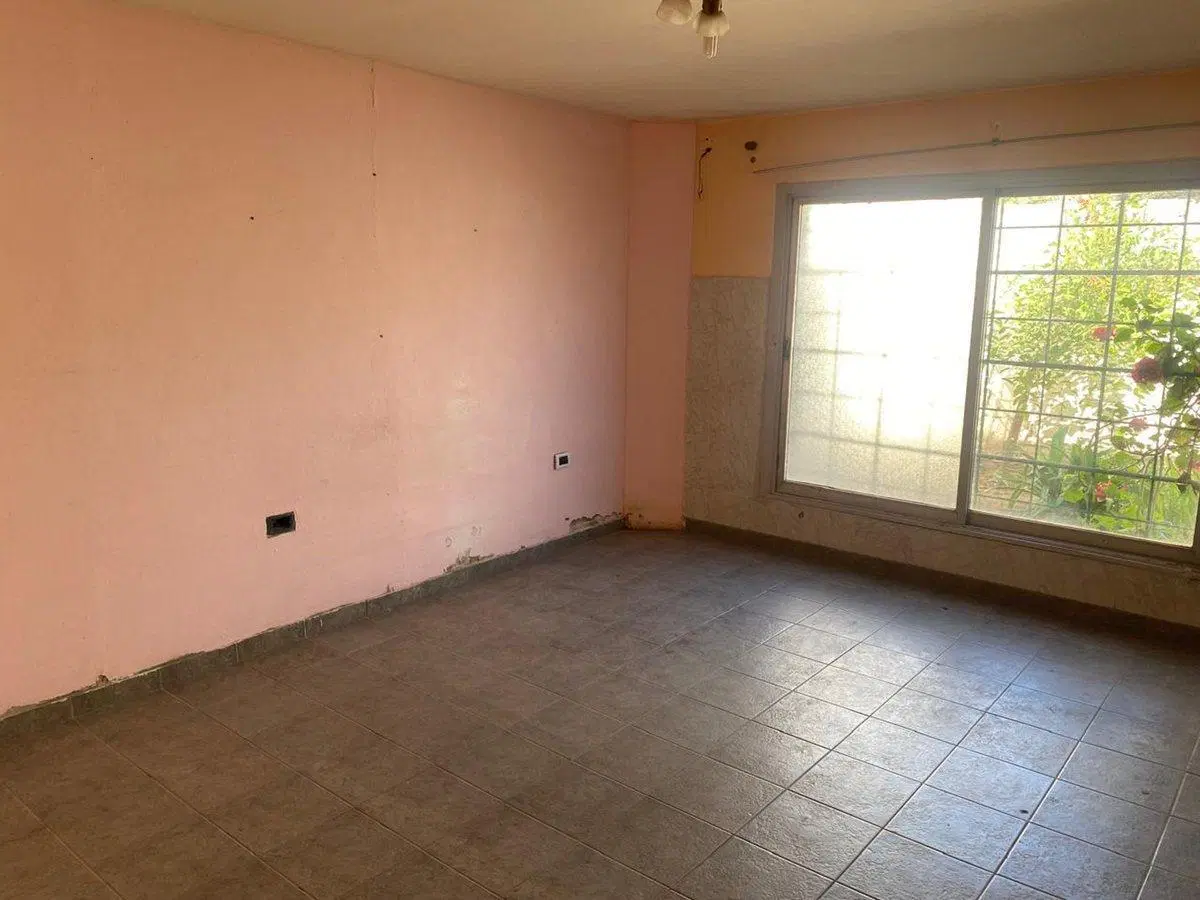 Vendo Casa ideal salón o deposito. 5