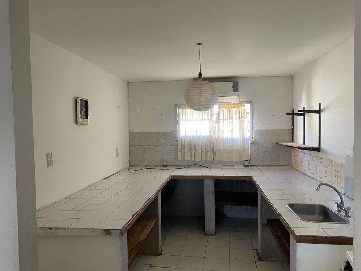 Vendo Casa ideal salón o deposito. 4