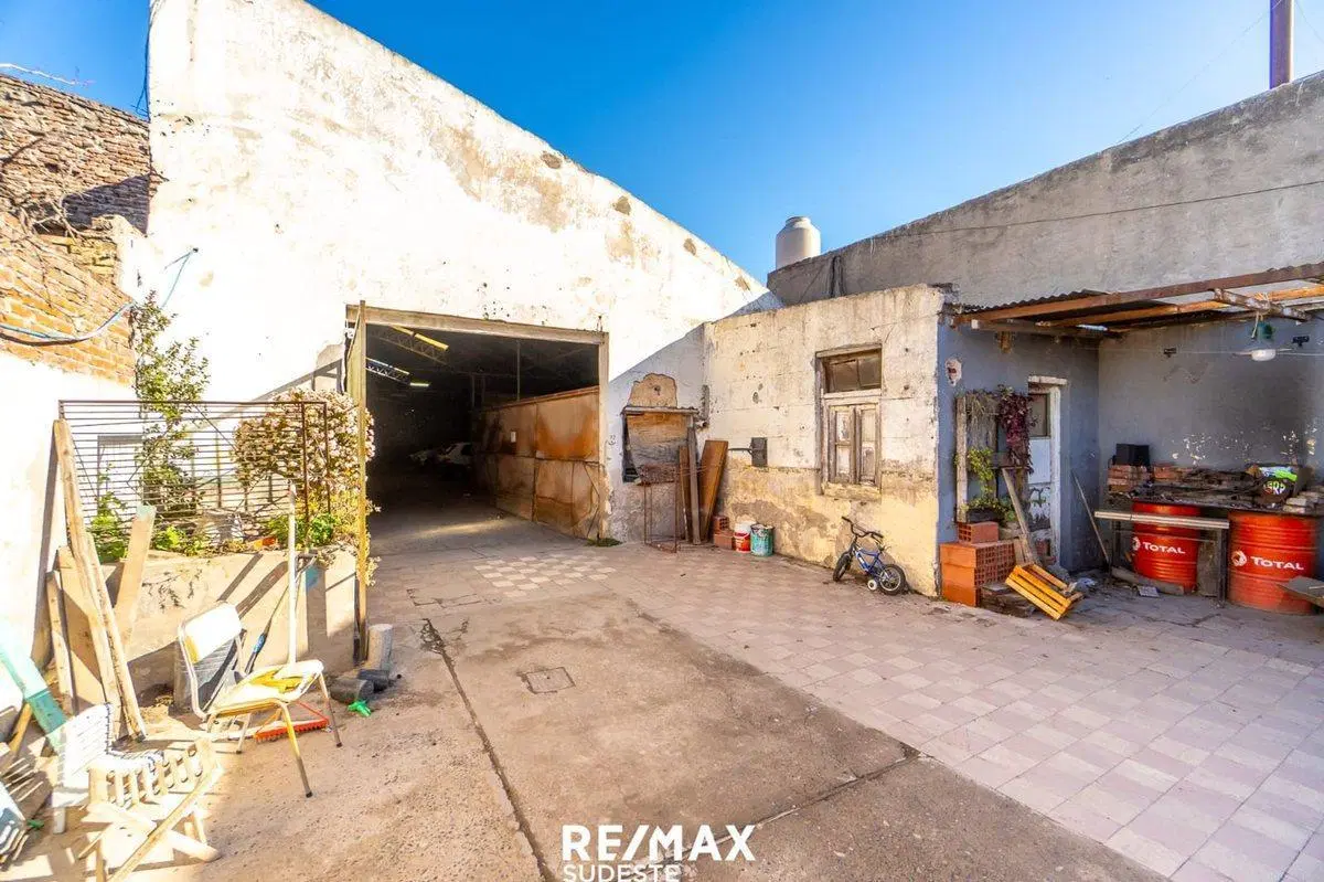 VENTA LOTE + CASAS + LOCAL EN EL MACROCENTRO 3