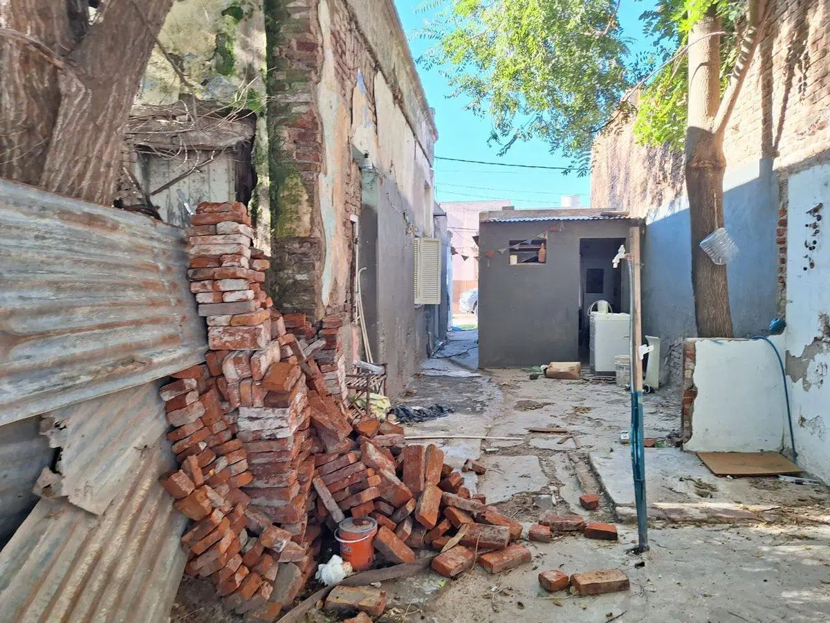 VENTA CASA A REFACCIONAR EN BARRIO TIRO FEDERAL 4
