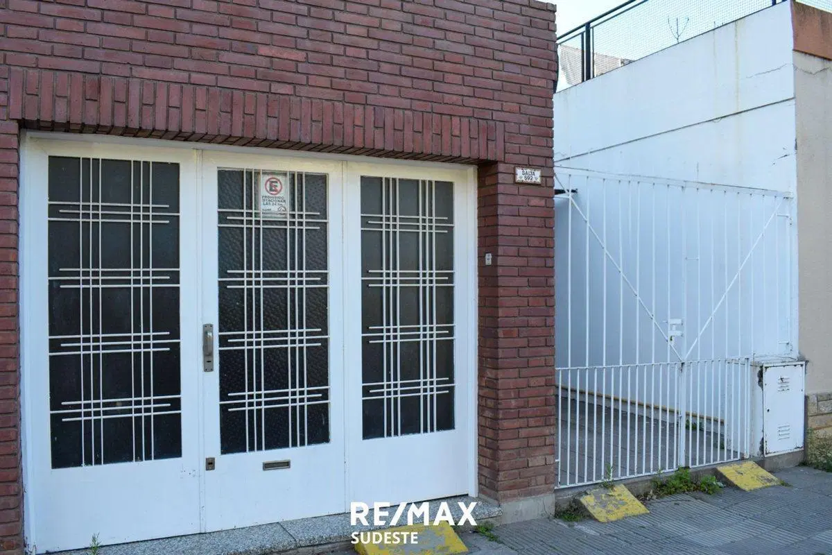 CASA con doble ingreso, zona SALTA Y 12 DE OCTUBRE 5