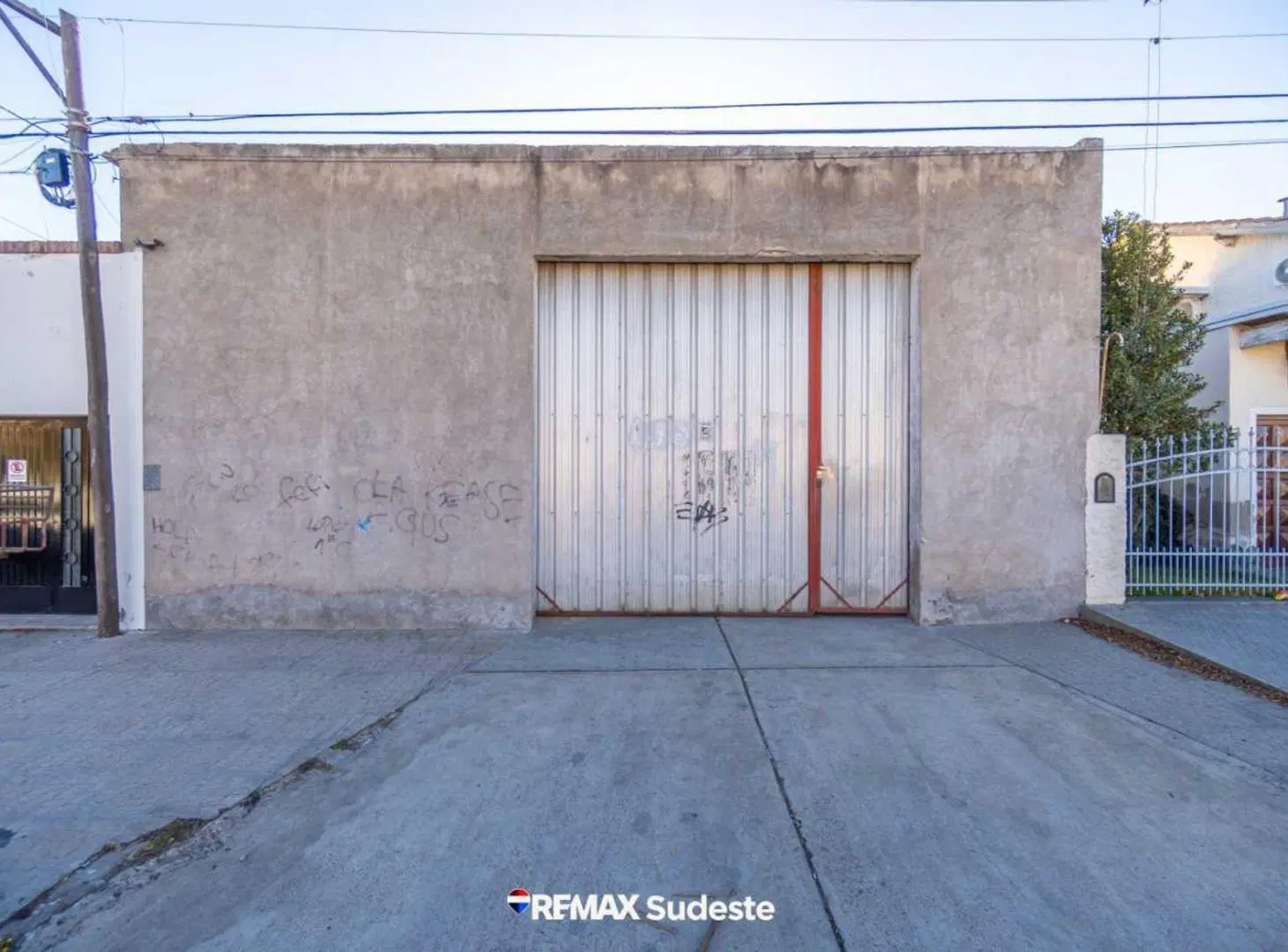 VENTA GALPON CON PATIO Y PILETA 5
