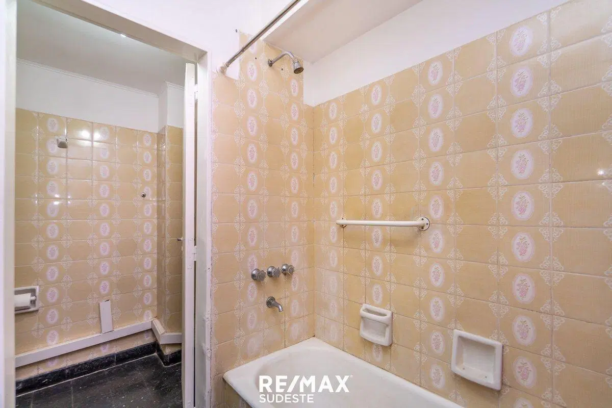 VENTA DEPARTAMENTO CENTRO 4 AMBIENTES CON COCHERA 3