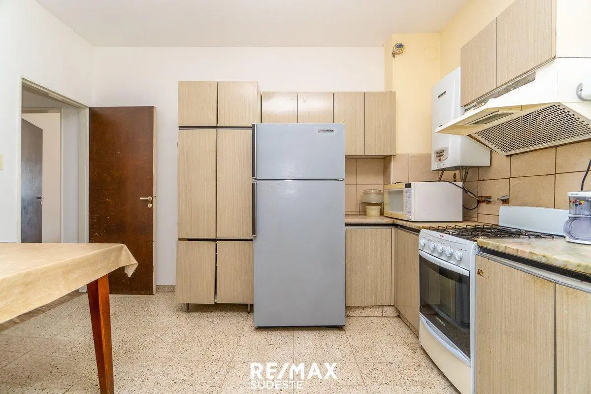 VENTA DEPARTAMENTO CENTRO 4 AMBIENTES CON COCHERA 2