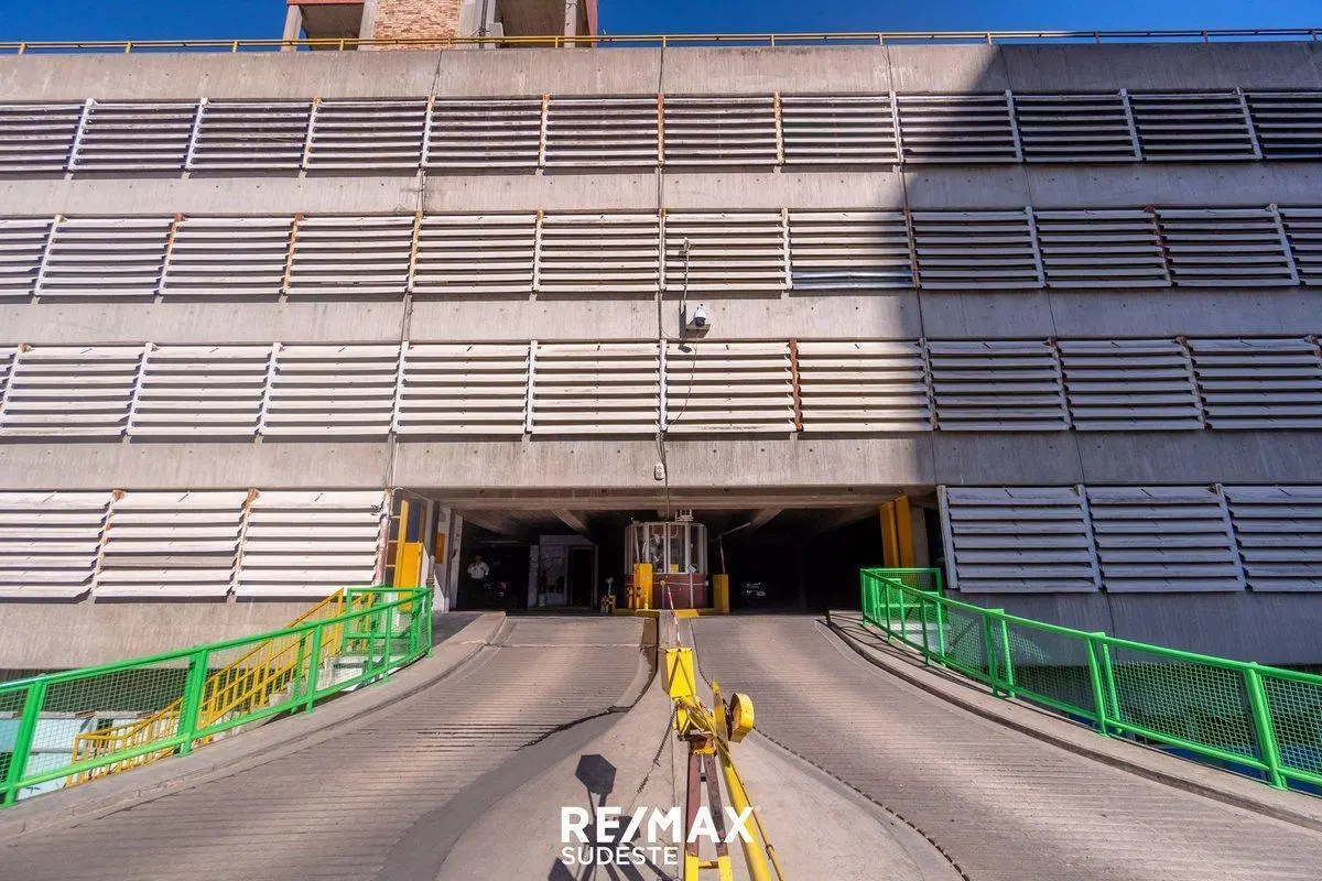 VENTA COCHERA MERCADO MUNICIPAL 4