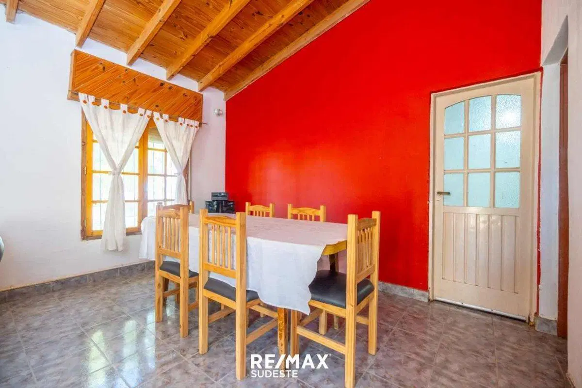 VENTA CASA TRES DORMITORIOS CON GARAGE Y PATIO 3