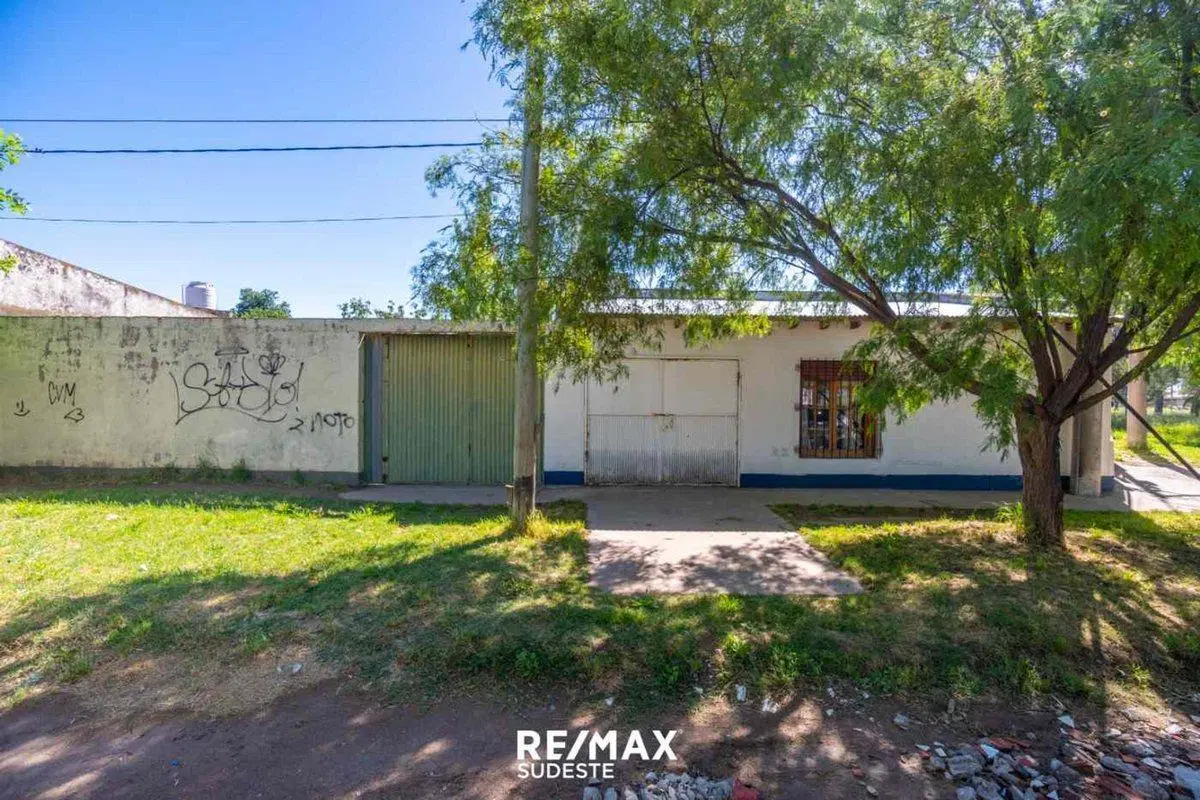 VENTA CASA TRES DORMITORIOS CON GARAGE Y PATIO 4