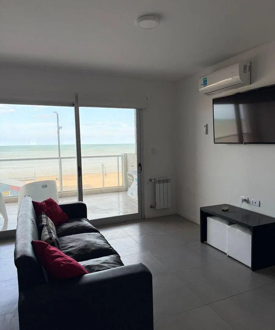SEMIPISO EN VENTA FRENTE AL MAR EN MONTE HERMOSO 2
