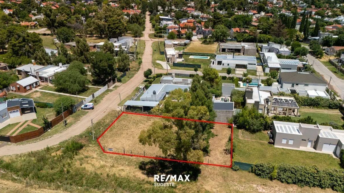 VENTA LOTE B° PATAGONIA LLANKETRUZ Y AV CIRCUNVAL 4