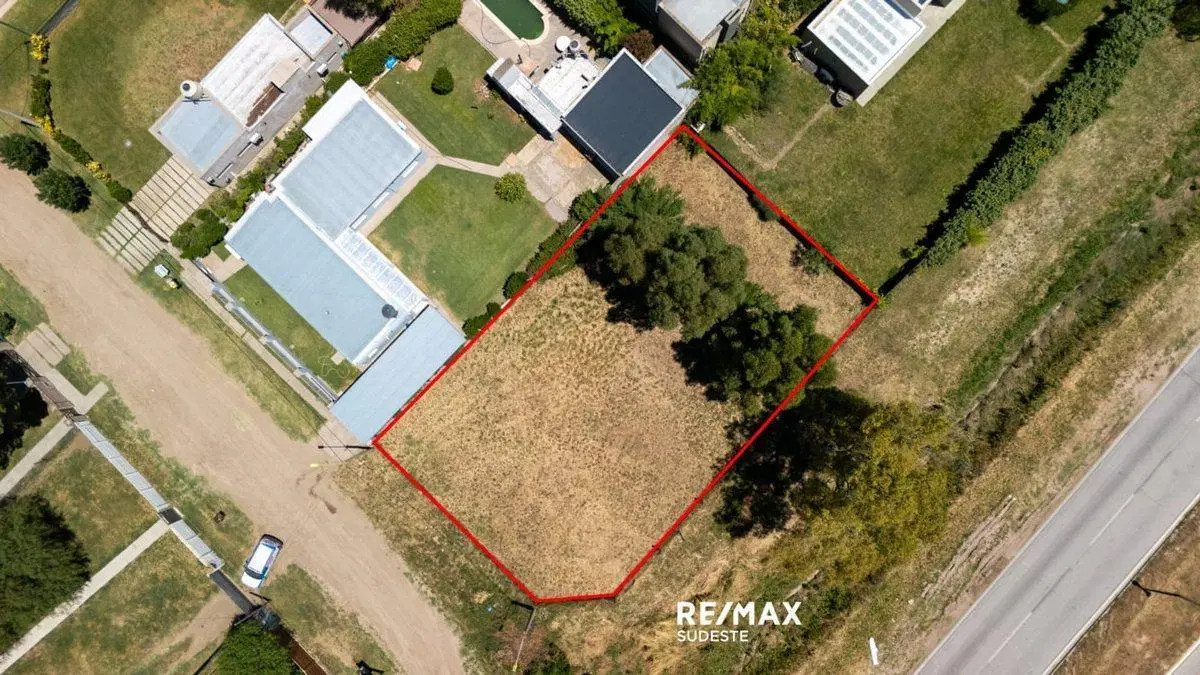VENTA LOTE B° PATAGONIA LLANKETRUZ Y AV CIRCUNVAL 3
