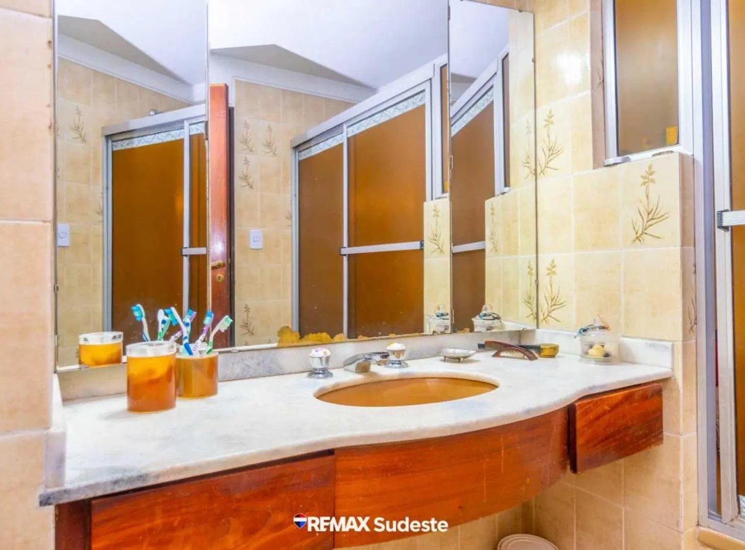 VENTA SEMIPISO CENTRICO C0N  TERRAZA PROPIA 8