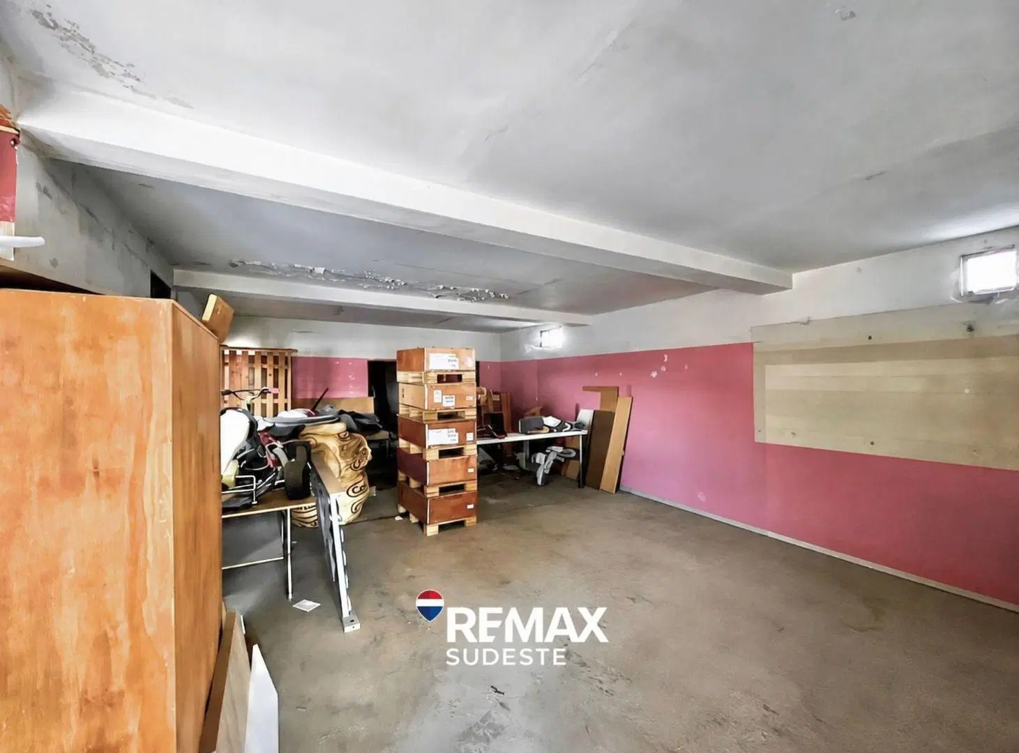 CASA CON LOCAL A REFACCIONAR - BARRIO GRUMBEIN 2