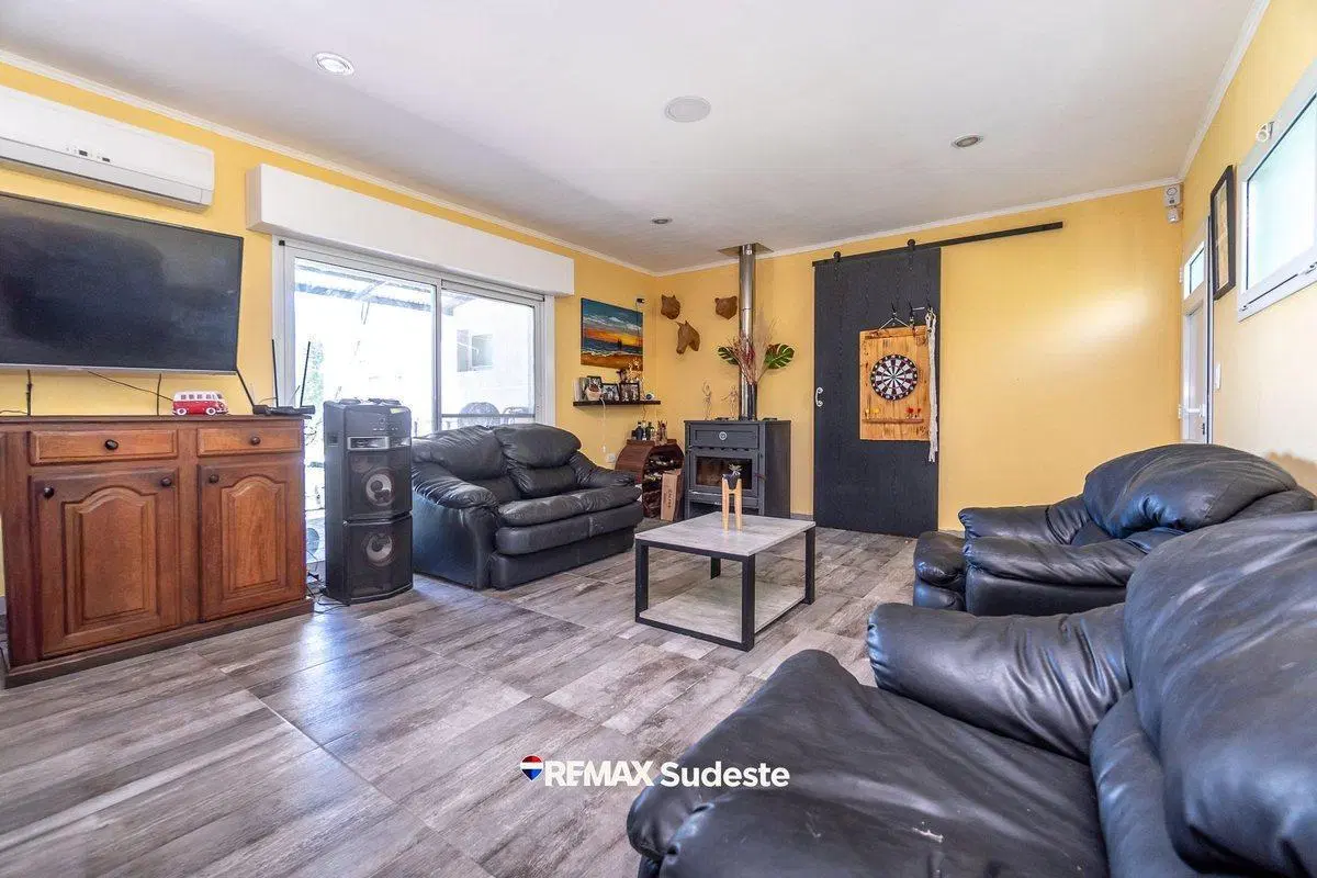 Hermosa casa con pileta 3