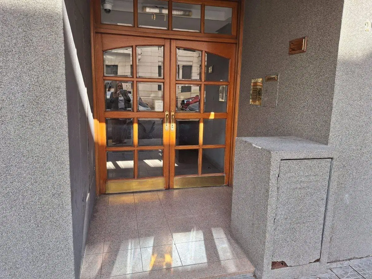 VENTA DPTO 2 DOR. AL FRENTE CALEF. RAD. CENTRICO 4