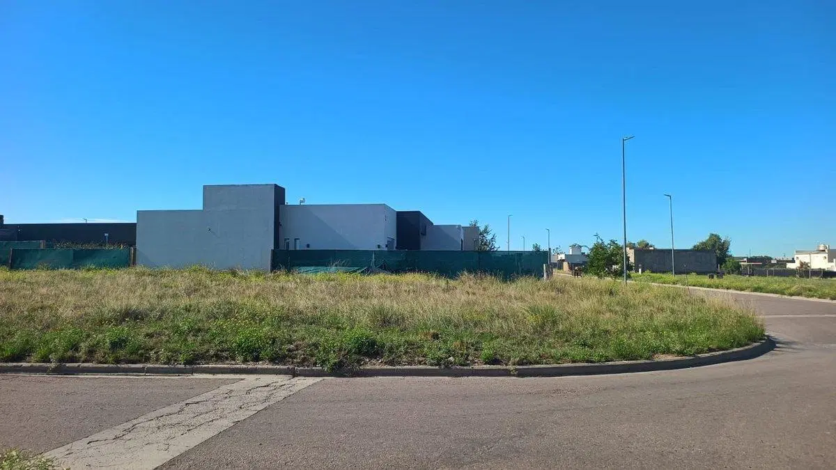 LA MERCED LOTE EN ESQUINA 4