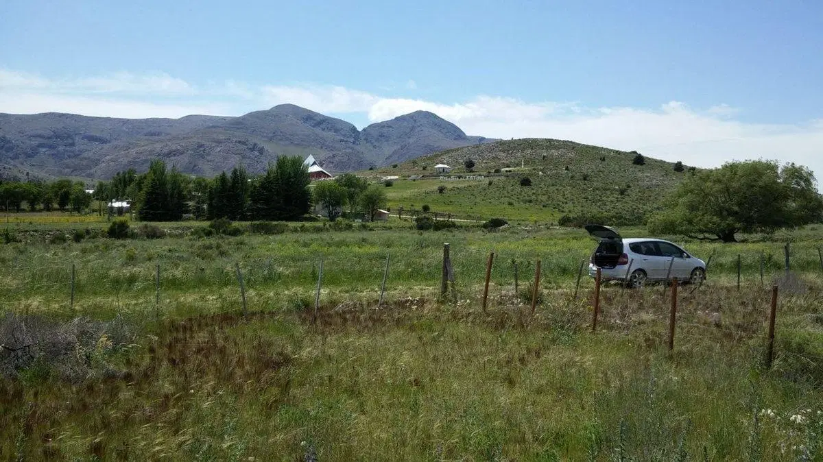 LOTE EN VILLA LA GRUTA , VISTA AL ARROYO Y SIERRAS 3
