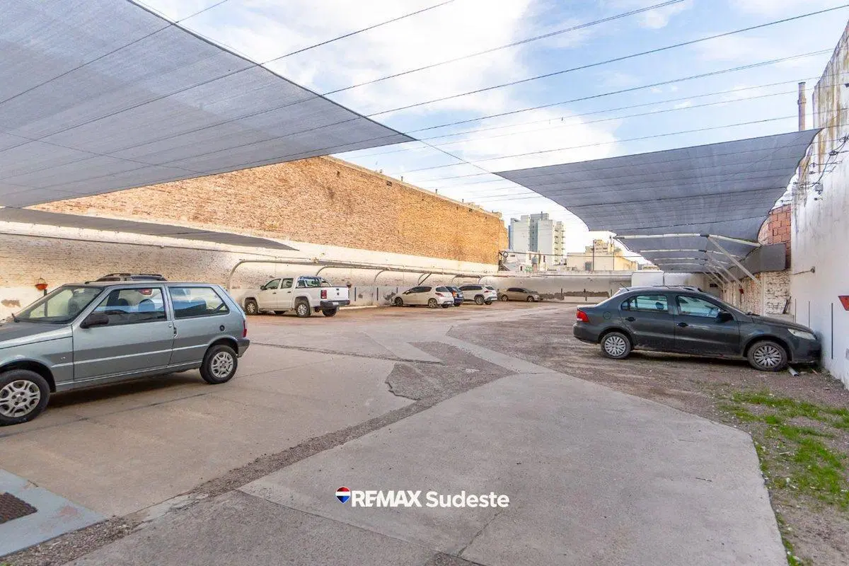 VENTA LOTE PARA GRAN DESARROLLO EN ALTURA 8