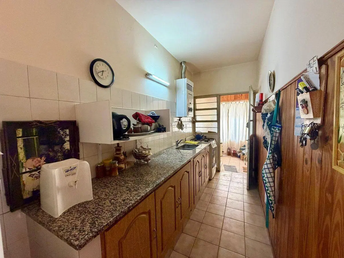 CASA EN VIAMONTE AL 2263 2