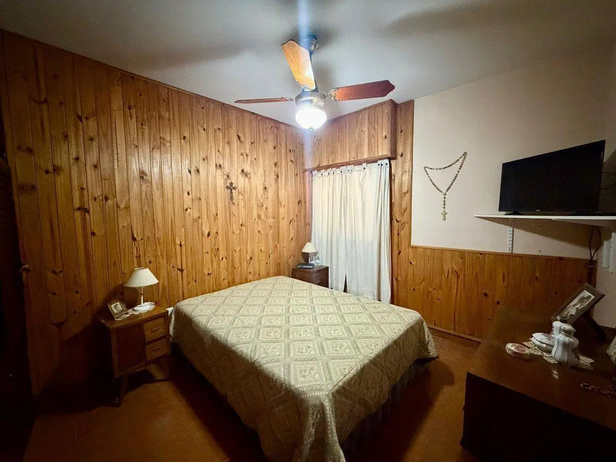 CASA EN VIAMONTE AL 2263 4