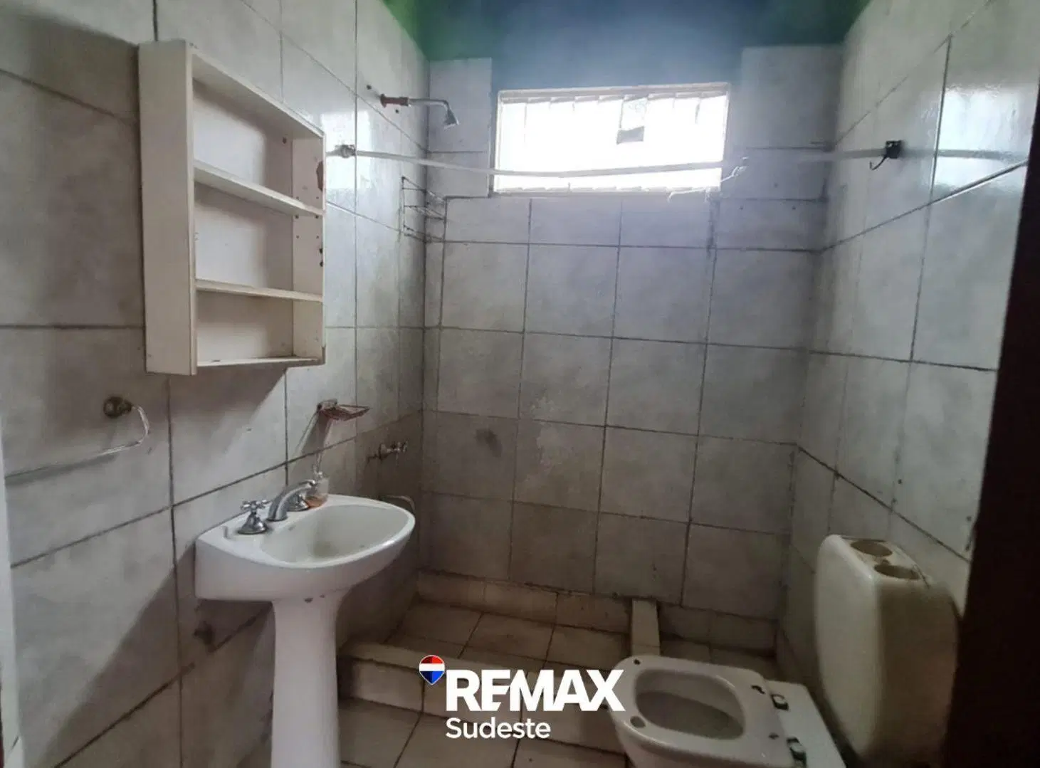 Se vende casa a remodelar a 1 cuadra de Don Bosco 5