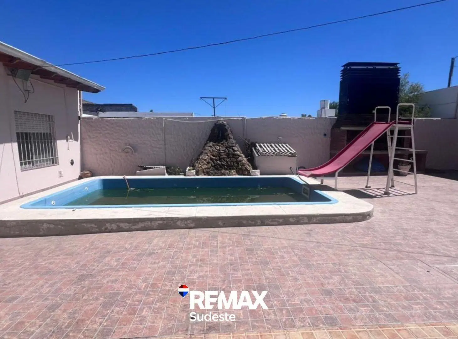 venta casa de dos dormitorios  pileta 7