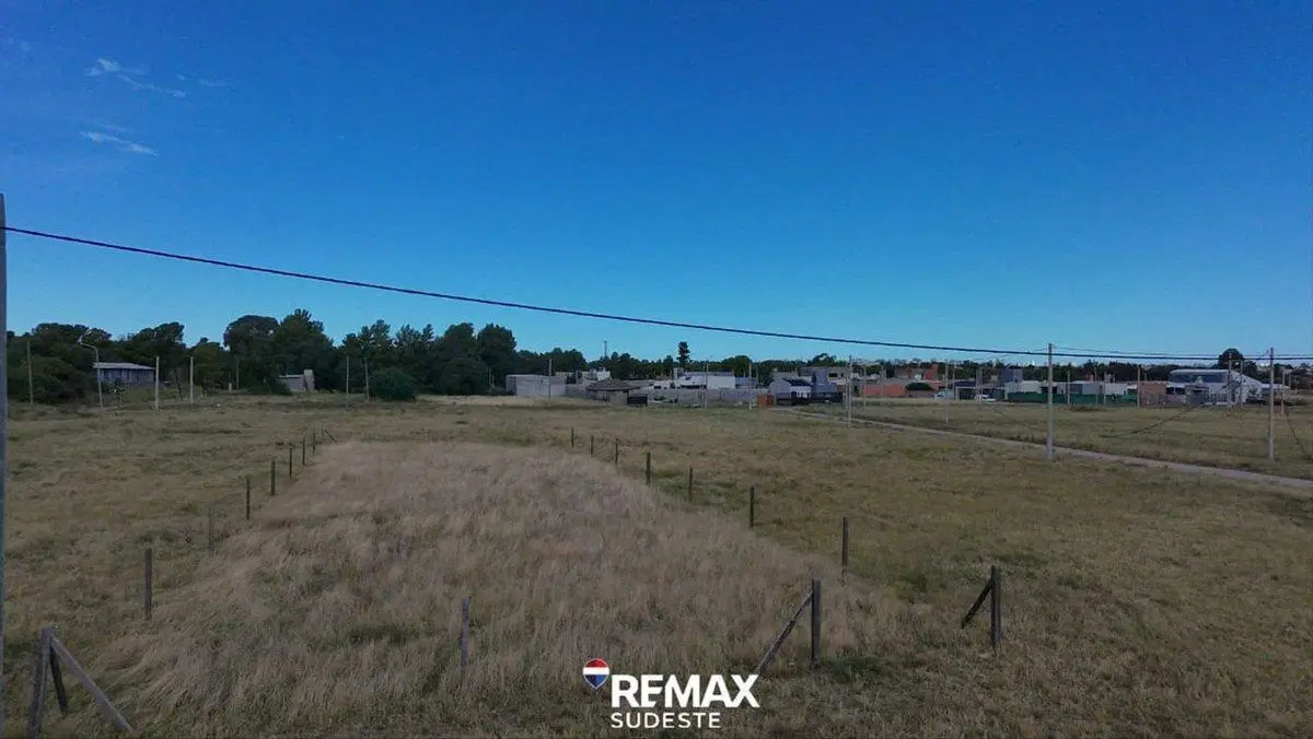 LOTE  CERRADO EN BARRIO LOS FRESNOS 3