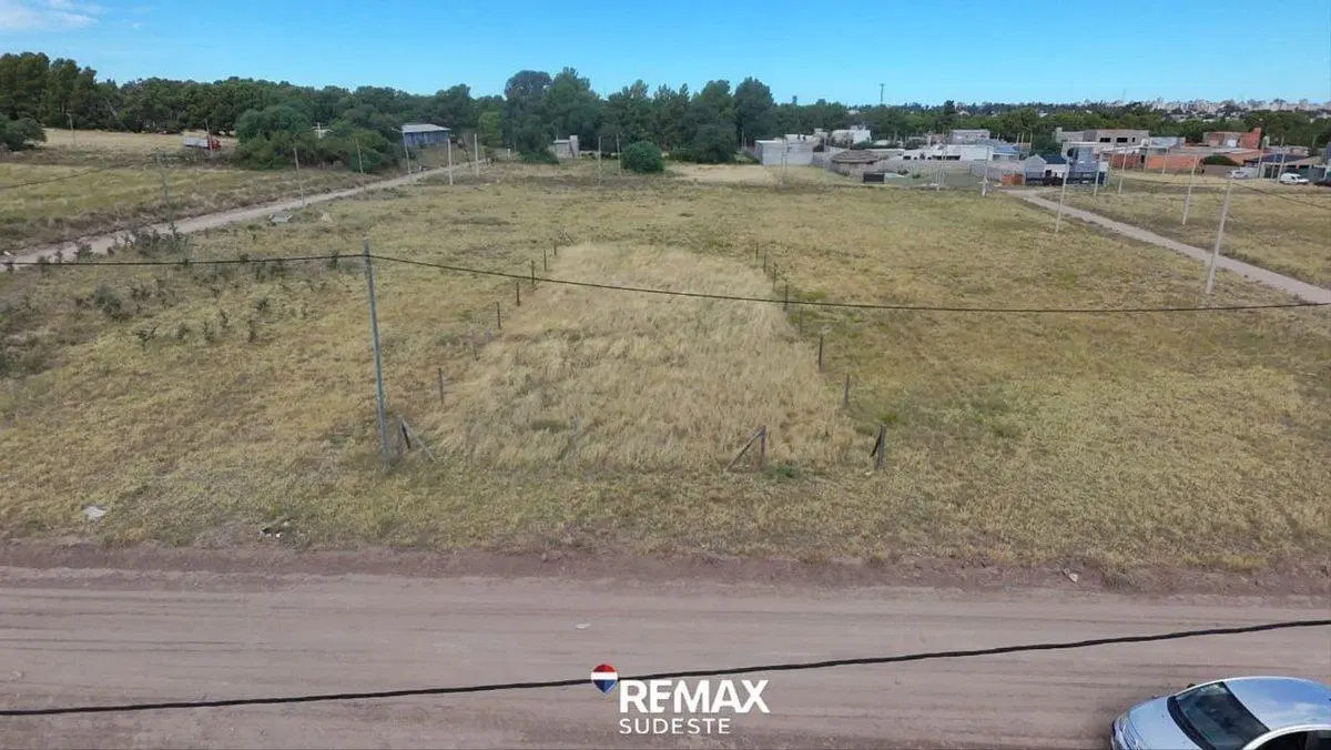 LOTE  CERRADO EN BARRIO LOS FRESNOS 2