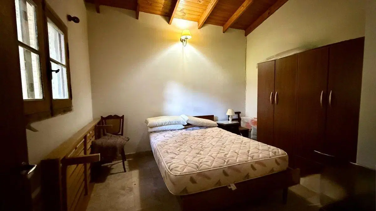 CASA MAS LOCAL Y GRAN LOTE 8