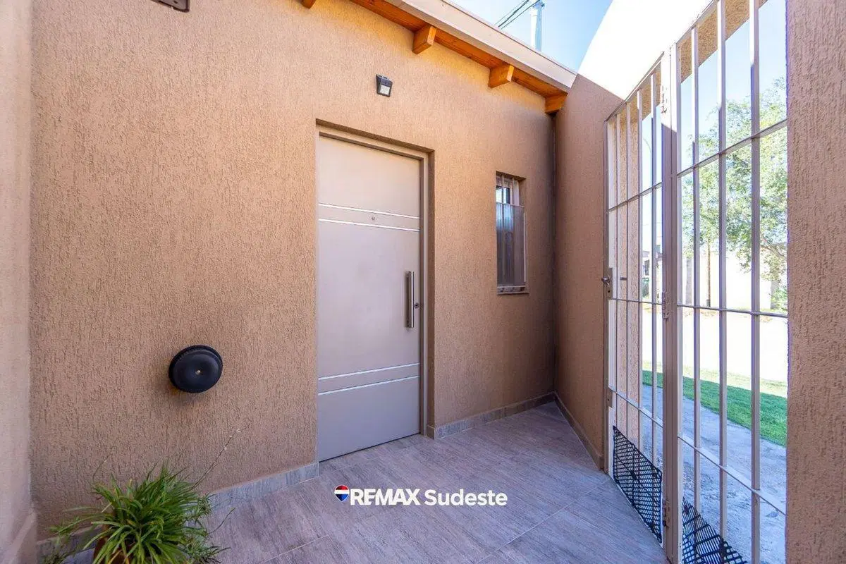 VENTA- CASA DE 2 DORMITORIOS- 5