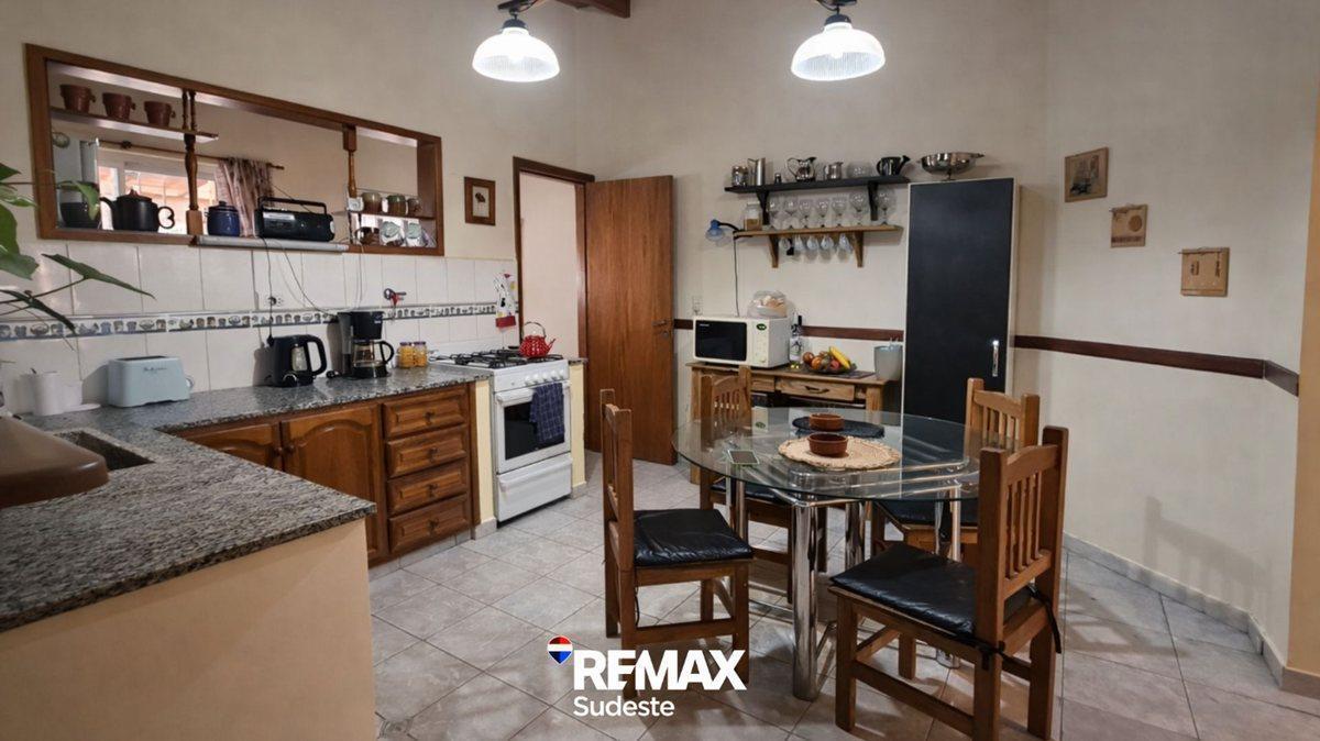 Foto de se vende casa de 4 dormitorios en Punta Alta, imagen 2