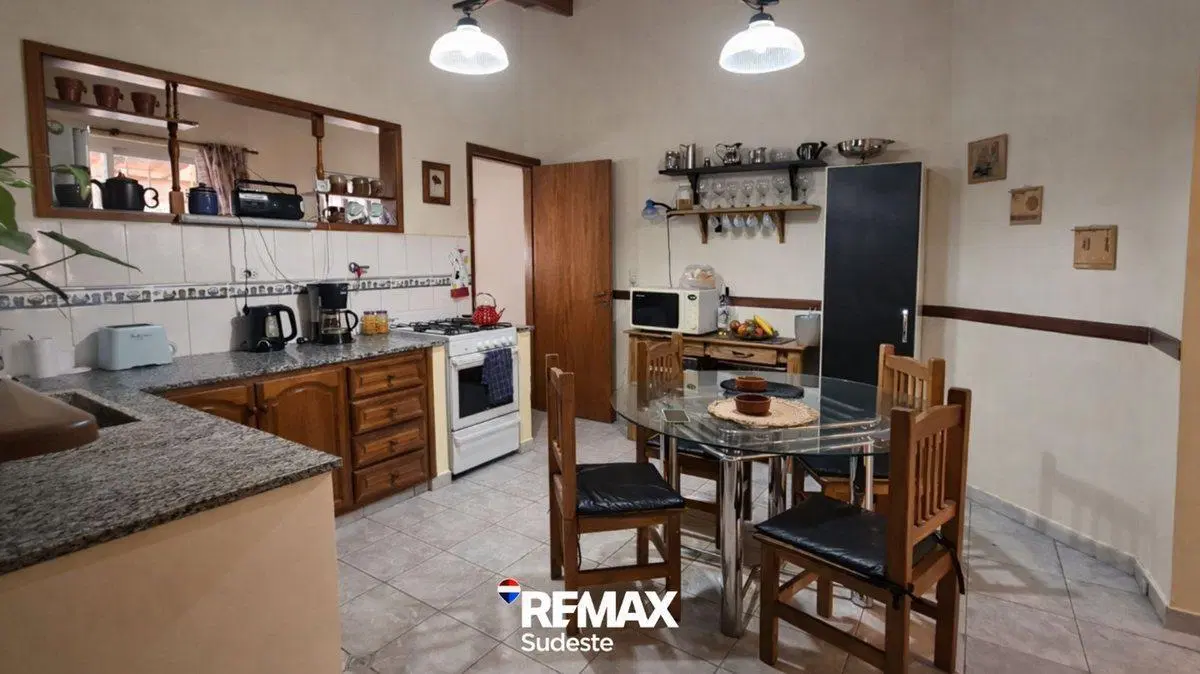 se vende casa de 4 dormitorios en Punta Alta 2