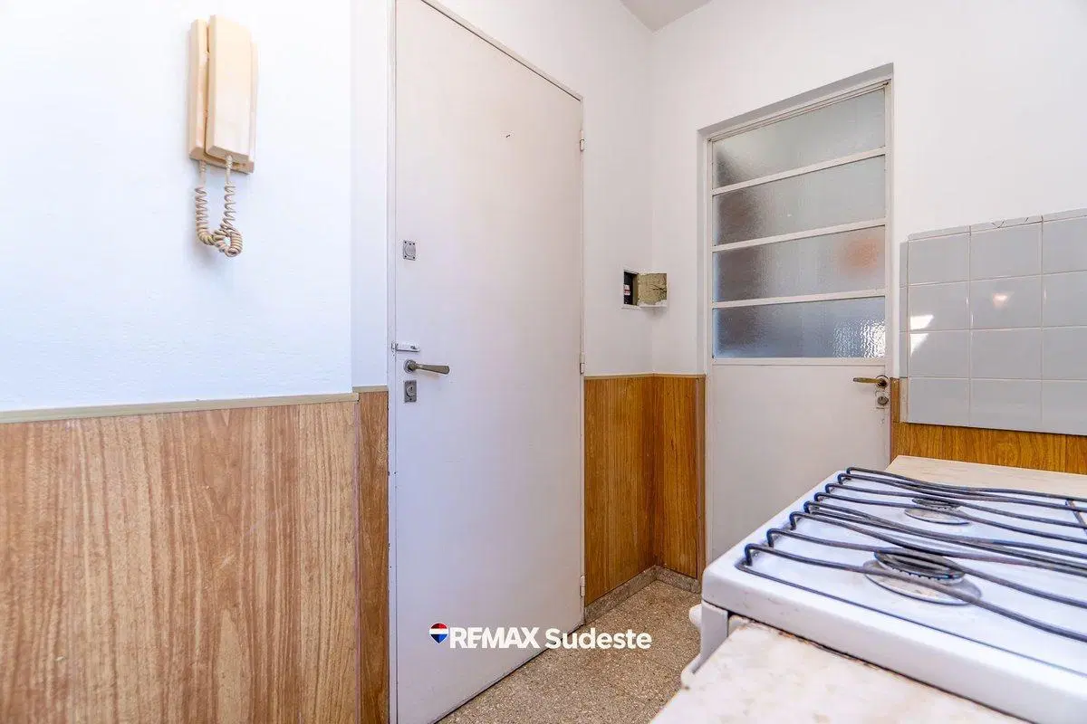 Amplio departamento de 3 dormitorios y 2 baños 8