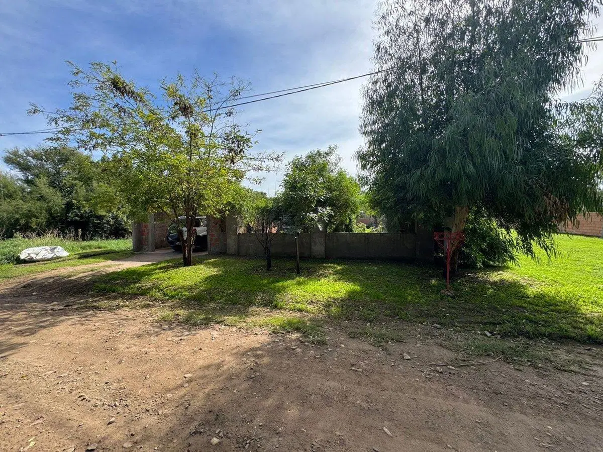 Lote en Saldungaray con casa a refaccionar 4